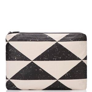 ALOHA Collection—Mid Pouch—Limited Edition Kona Nui *NWT*